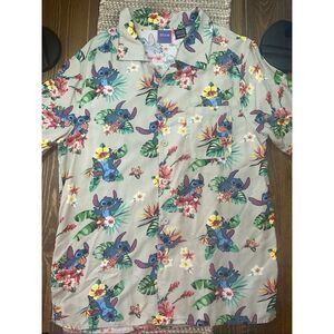Disney Lilo & Stitch Camp Button Up Shirt Men Medium gray Floral Hawaiian Tropic